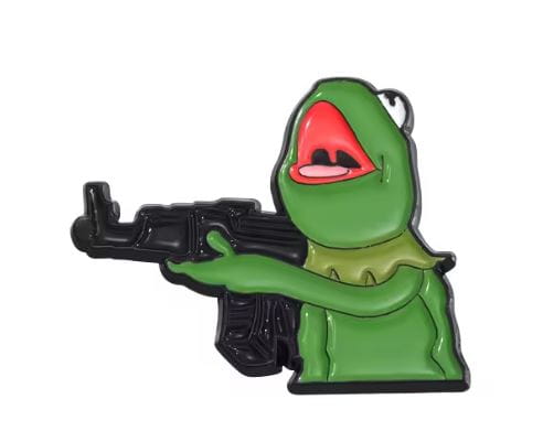 Przypinka emaliowana metalowa PIN Żaba Kermit z karabinem ver. 1