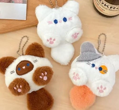 Breloczek pluszowy kotek kawaii brązowy ogonek 10cm