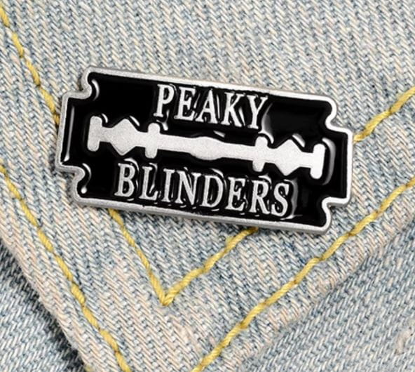 Przypinka emaliowana metalowa PIN Peaky Blinders czarna żyletka