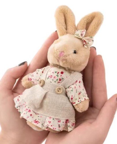Brelok pluszowy królisia białe ubranko 13cm