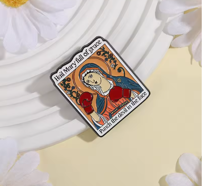 Przypinka emaliowana metalowa PIN Matka Boska Bokserska Meme