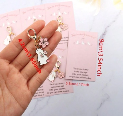 Brelok Emaliowany Zawieszka Królik i Kwiaty Wiśni Sakura