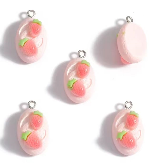 Zawieszka żywiczna do breloka Truskawkowy deserek Kawaii 2 sztuki