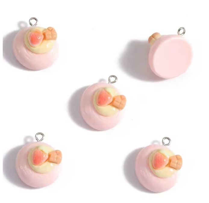 Zawieszka żywiczna do breloka Truskawkowe ciacho Kawaii 2 sztuki