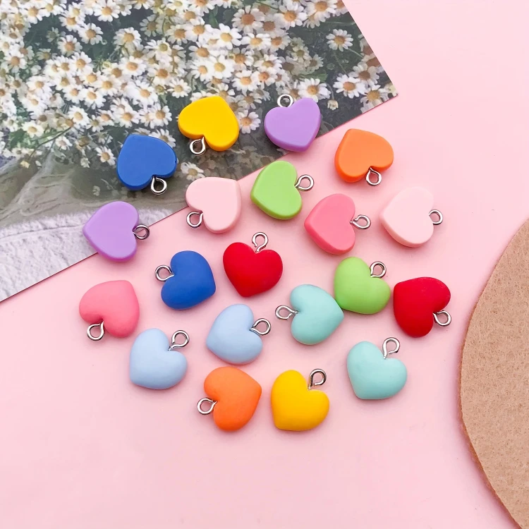 Zawieszka żywiczna do breloka Kolorowe serduszka MIX kolorów 5 sztuk