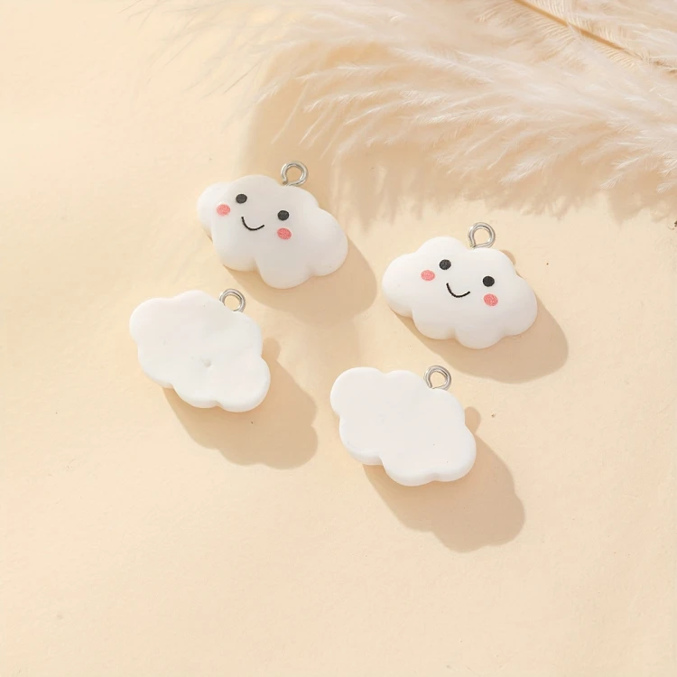Zawieszka żywiczna do breloka Uśmiechnięte chmurki Kawaii 5 sztuk