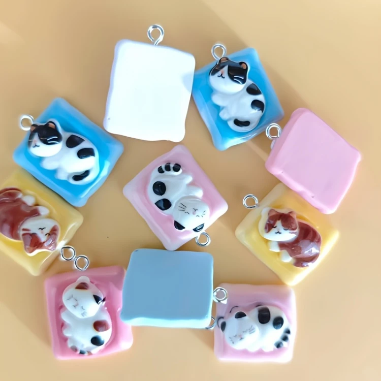 Zawieszka żywiczna Charms Śpiące kotki Kawaii 5 sztuk