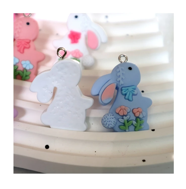 Zawieszka żywiczna Charms Niebieski króliczek z kokardą Kawaii 2 sztuki