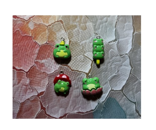 Zawieszka żywiczna Charms Urocze żabki Kawaii 4 sztuki Zestaw 1