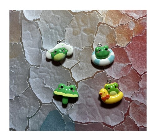 Zawieszka żywiczna Charms Urocze żabki Kawaii 4 sztuki Zestaw 2