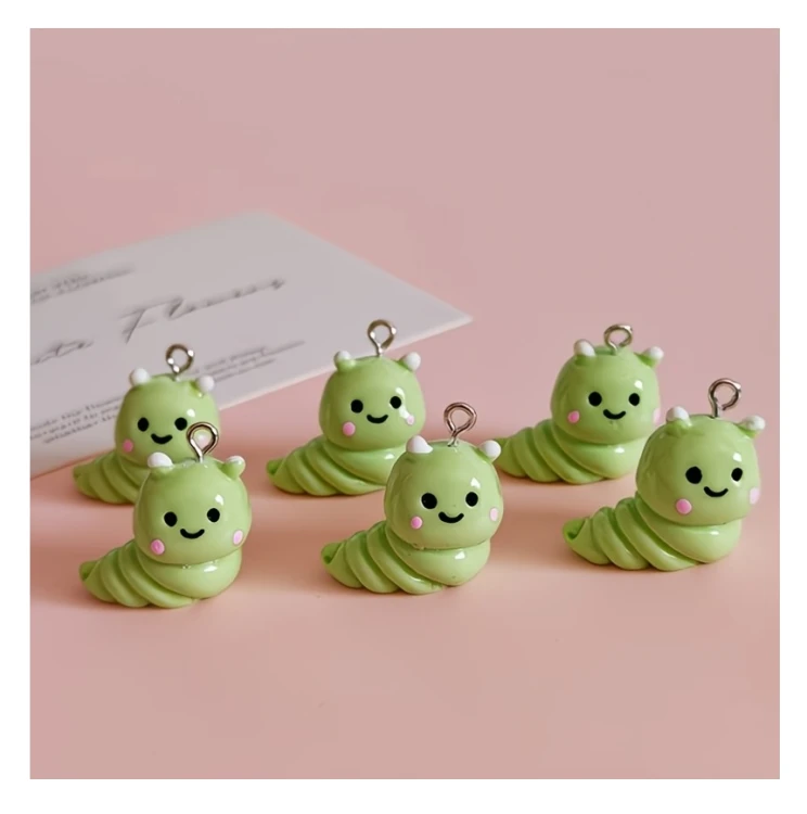 Zawieszka żywiczna Charms Uśmiechnięte gąsiennice Robaczki Kawaii 2 sztuki