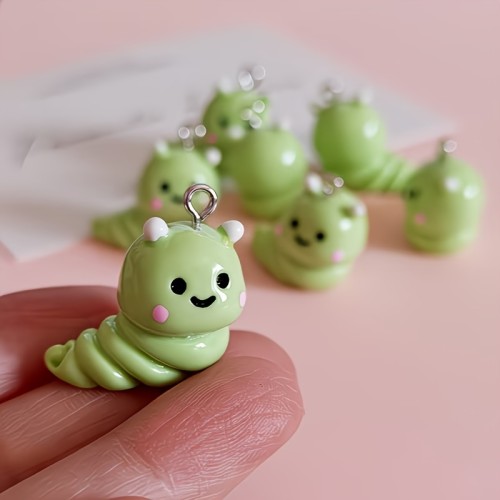Zawieszka żywiczna Charms Uśmiechnięte gąsiennice Robaczki Kawaii 2 sztuki