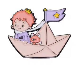 Przypinka emaliowana metalowa PIN Mały Książę w papierowej łódce